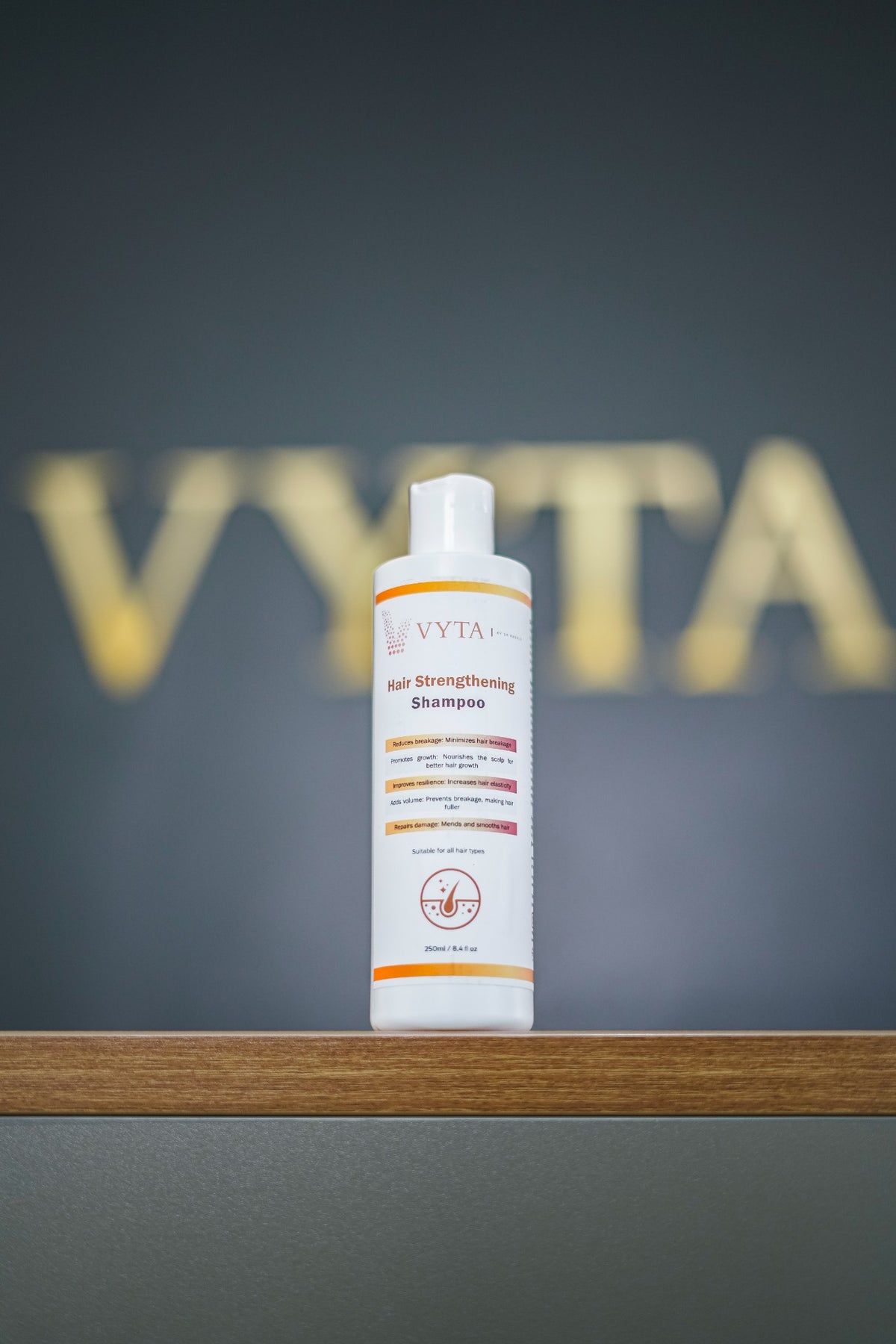 VYTA Hair Strengthening Shampoo 250 ml bottle